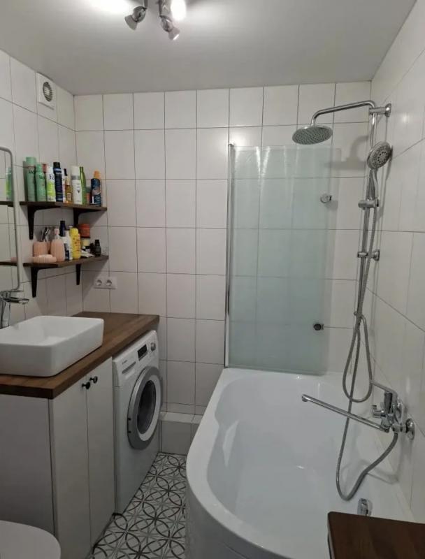 Продам двухкомнатную квартиру на втором этаже. - Новотроицк