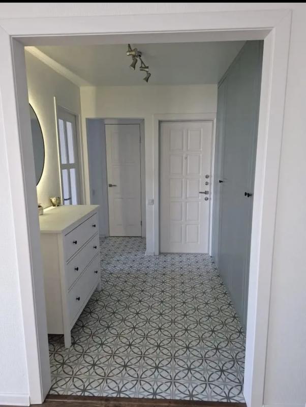 Продам двухкомнатную квартиру на втором этаже. - Новотроицк