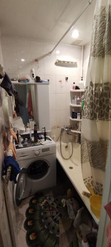 Сдам 2-х комнатную квартиру переделанную с 3-х комнатной, всё необходимое для проживания есть( мебел - Новотроицк