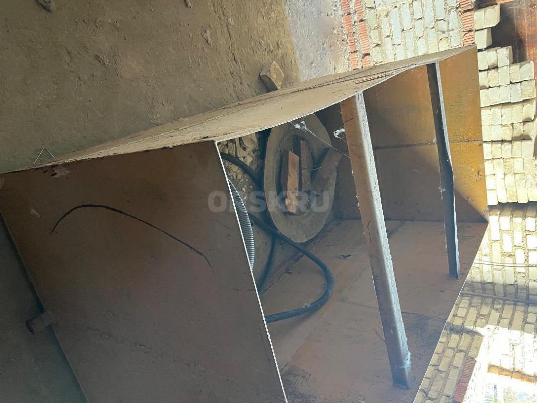 Продам железный бак для воды ( два куба ) размером 1/1/2 . - Орск