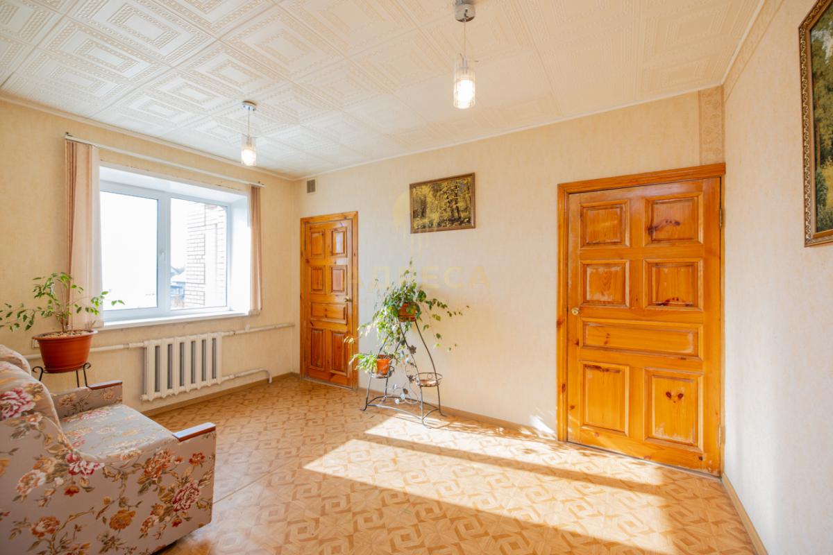 Продаём просторный и надёжный двухэтажный дом для большой семьи. - имени 9 Января