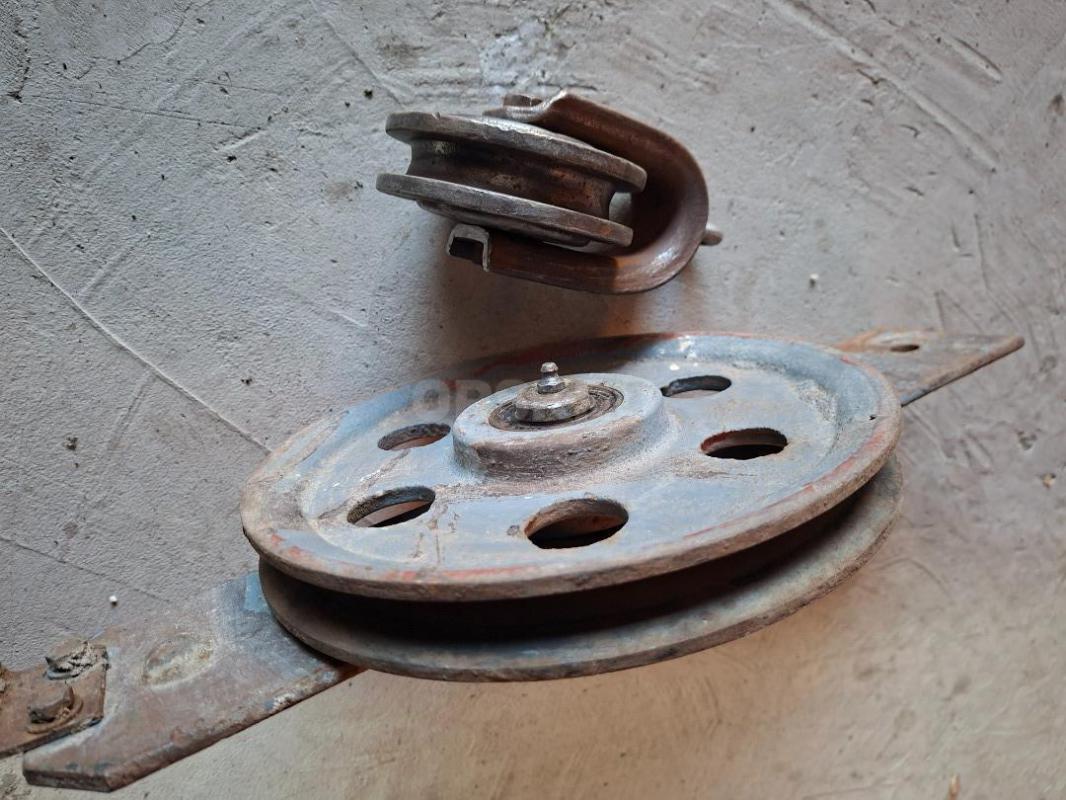 Куплю тренога от нивелира, от теодолита 100рубл. электоды мр 3мм. 4мм. 250рубл. - Орск