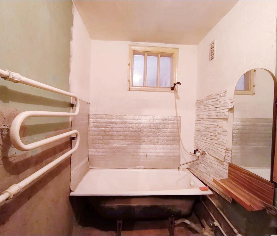 ВНИМАНИЕ, ПРОДАЁТСЯ 1 - КОМНАТНАЯ КВАРТИРА, НА 2 ЭТАЖЕ, В КИРПИЧОМ ДОМЕ, В ЦЕНТРЕ ГОРОДА! - Новотроицк