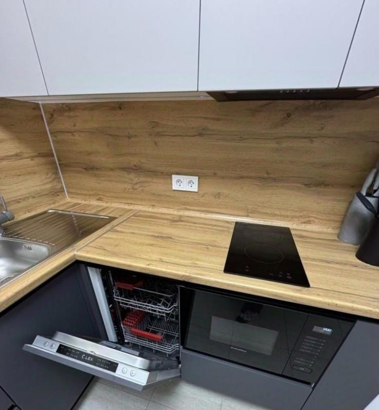 Сдаю благоустроенную 1-комнатную квартиру на длительный срок! - Новотроицк