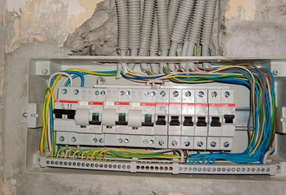 Электроремонтные работы,консультация бесплатная ,пенсионером скидка 10% - Новотроицк