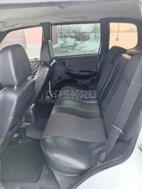 Шевроле нива в хорошем состояние есть рыжики но не гнилая нужен небольшой ремонт ходовки. - Орск