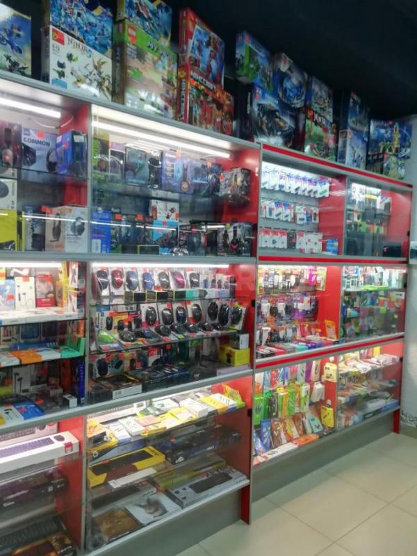 Отдам бесплатно! торговый отдел в центре города по пр. - Орск