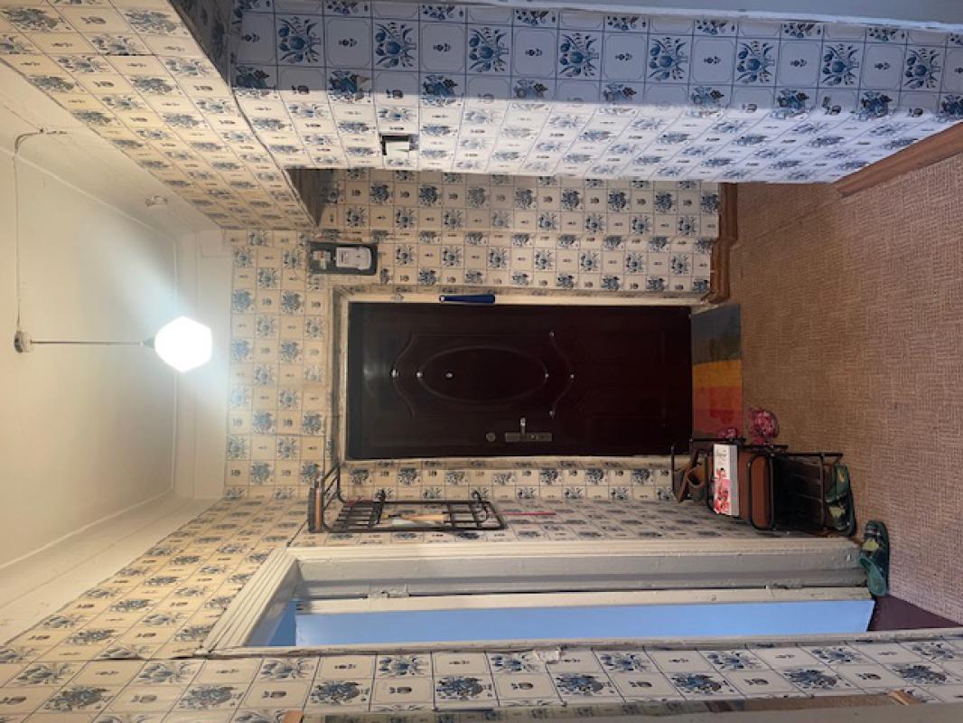 Продается 3х комнатная квартира в шаговой доступности от остановки и магазинов. - Новотроицк