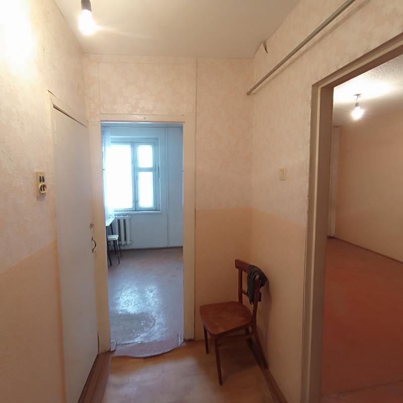 Продаю 1-комнатную улучшенную в экологически чистом районе,  с видом на горы, в квартире требуется р - Новотроицк