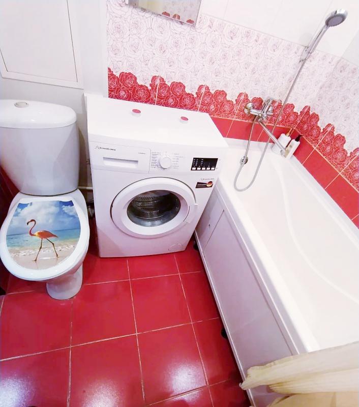 ПРОДАËТСЯ 2-Х КОМНАТНАЯ КВАРТИРА НА 3 ЭТАЖЕ, КИРПИЧНОГО ДОМА, ПОСЛЕ КАПИТАЛЬНОГО РЕМОНТА, В ЦЕНТРЕ Г - Новотроицк