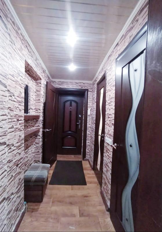 ПРОДАËТСЯ 2-Х КОМНАТНАЯ КВАРТИРА НА 3 ЭТАЖЕ, КИРПИЧНОГО ДОМА, ПОСЛЕ КАПИТАЛЬНОГО РЕМОНТА, В ЦЕНТРЕ Г - Новотроицк