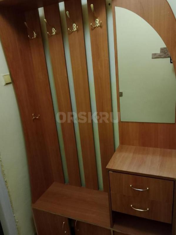 Продам стильная прихожая в коричневом цвете с зеркалом. - Орск