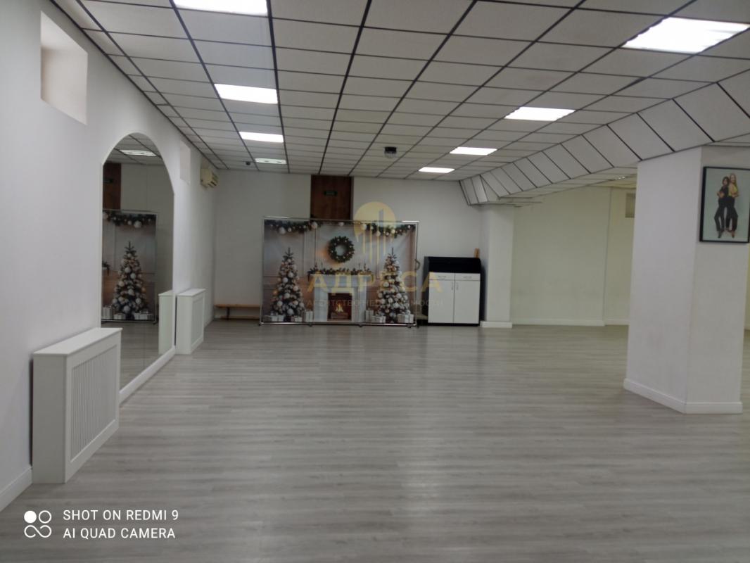 Продается Коммерческое 2-х этажное здание, (арендаторами) площадью 695,2 кв. - Оренбург