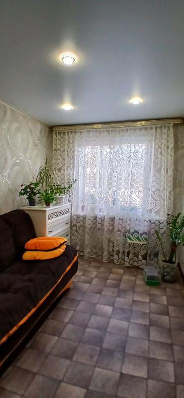 ОБРАТИТЕ ВНИМАНИЕ КВАРТИРА С ХОРОШИМ РЕМОНТОМ БЕЗ ВЛОЖЕНИЙ НА ПРИВЛЕКАТЕЛЬНОМ ВТОРОМ ЭТАЖЕ .!!!!!!!! - Новотроицк