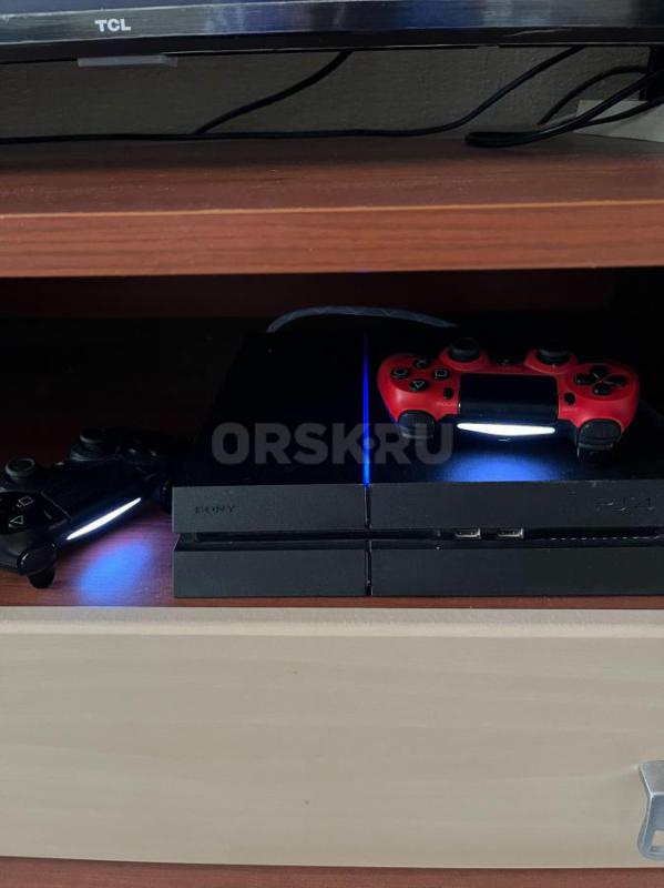 Продам PS4 на 512м - Орск