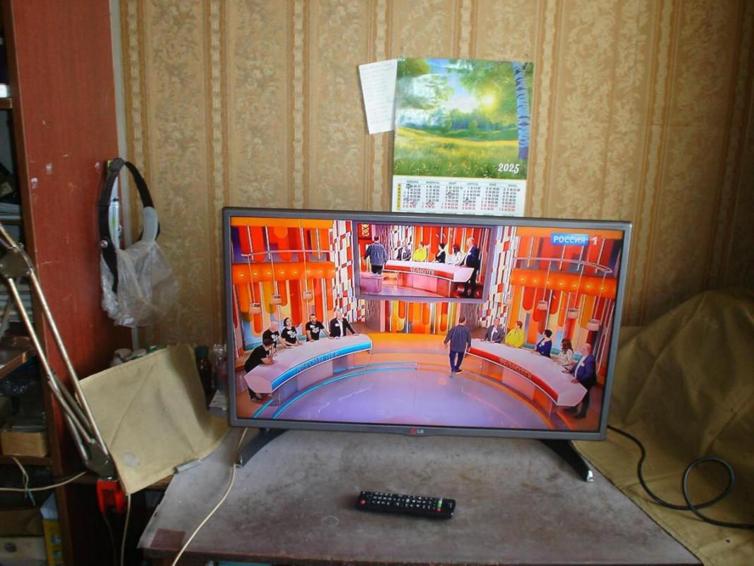 Цифровой телевизор LG  32LF560V размер 32 дюйма (81см.)
Показывает 250 кабельных цифровых, 60 анало - Орск