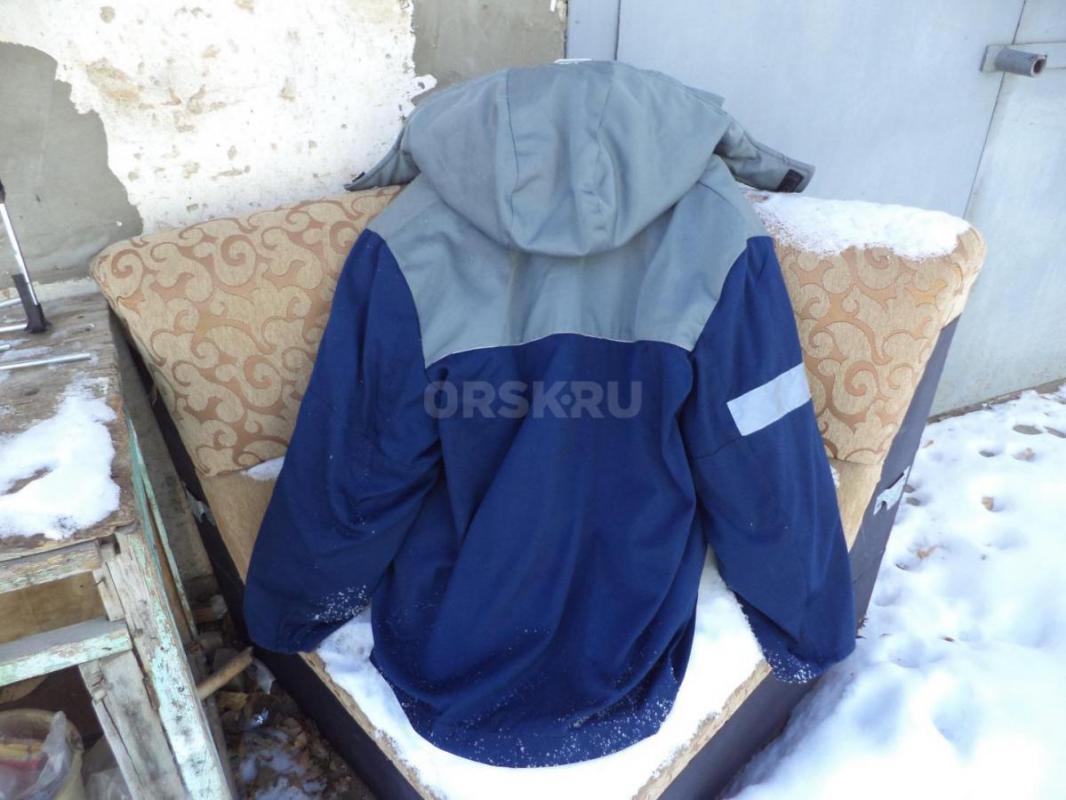 Куртка тёплая жд. с капюшоном бу. 1000р. - Орск