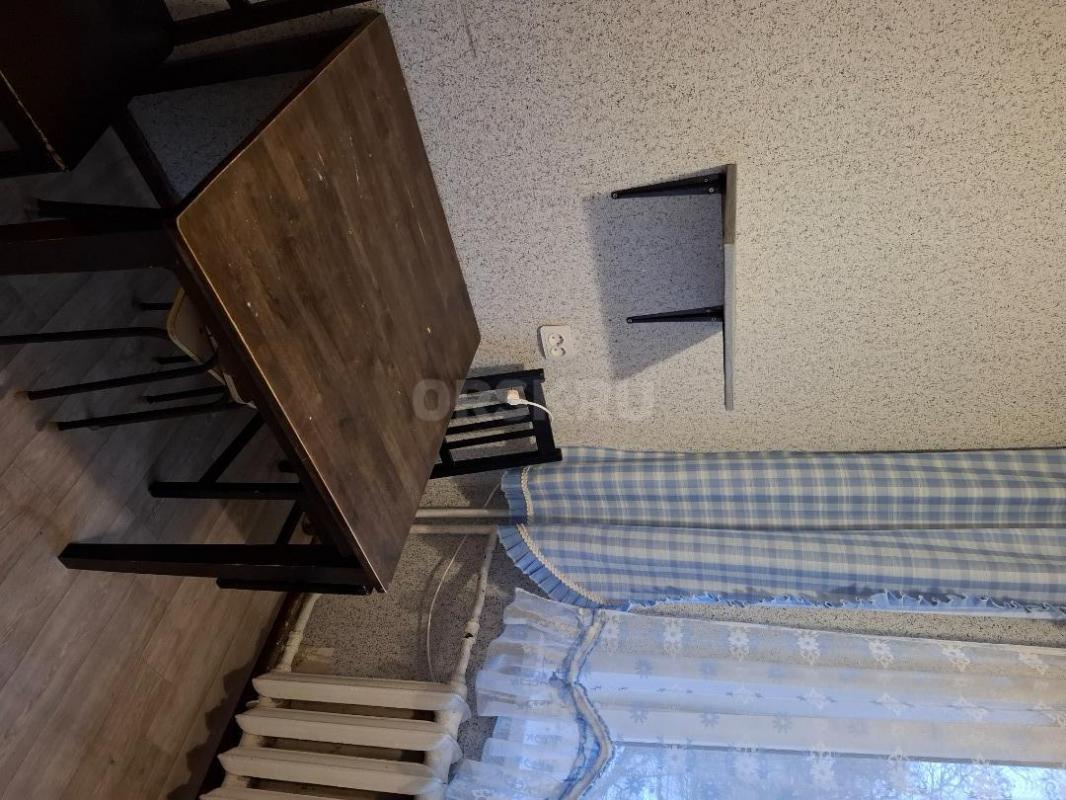 Продаётся однокомнатная квартира в центре города на Комсомольской площади, по адресу: пр. - Орск