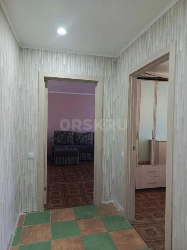 Сдам двухкомнатную мебелированную квартиру остановка Сорокина. - Орск