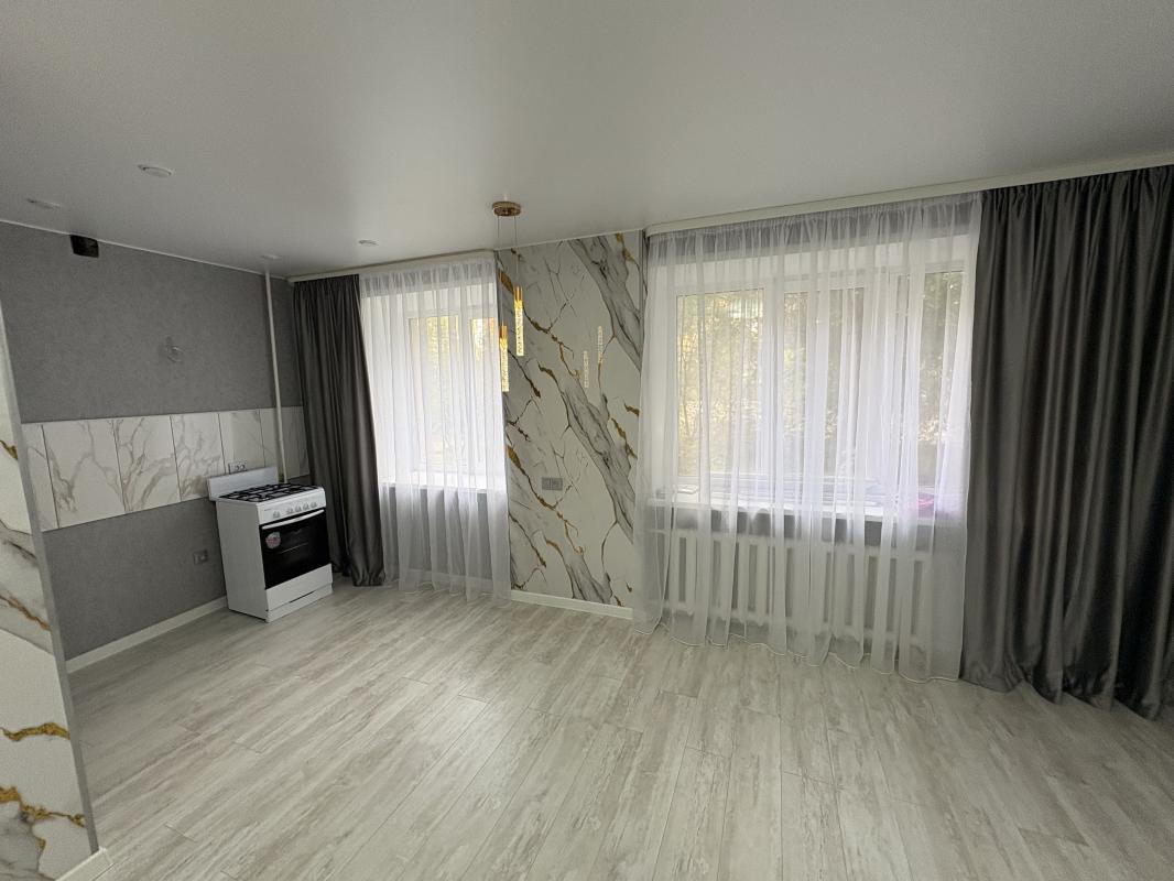 Продам 3-кмн квартиру маломерку по Советской 63 (Площадь Ленина ост) в районе с развитой инфраструкт - Новотроицк