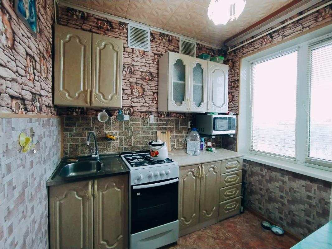 ПРОДАËТСЯ 3-Х КОМНАТНАЯ КВАРТИРА, (ПО ТИПУ 45-КА) НА 5 ЭТАЖЕ, 5-ТИ ЭТАЖНОГО ДОМА. - Новотроицк