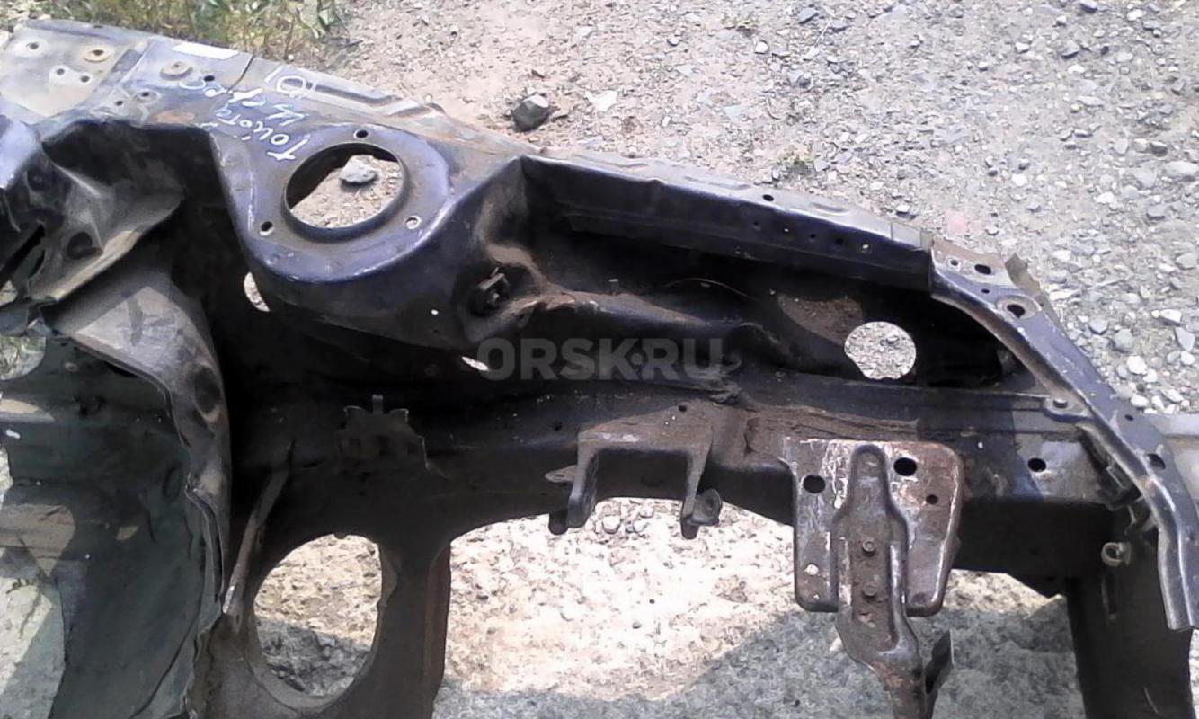 крыло продается на  Тойоту  Короллу  120,150. 170 - бампера, решетка  радиатора, подушка  безопаснос - Орск