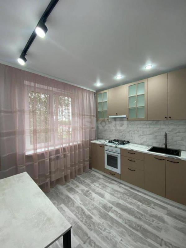 Продается однокомнатная квартира на третьем этаже по адресу Волкова 3. - Новотроицк