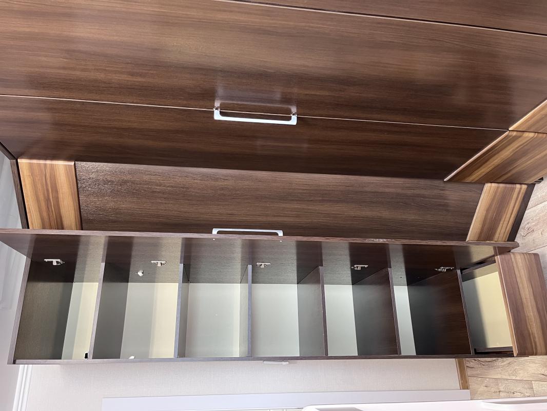 Большой угловой шкаф. - Гай