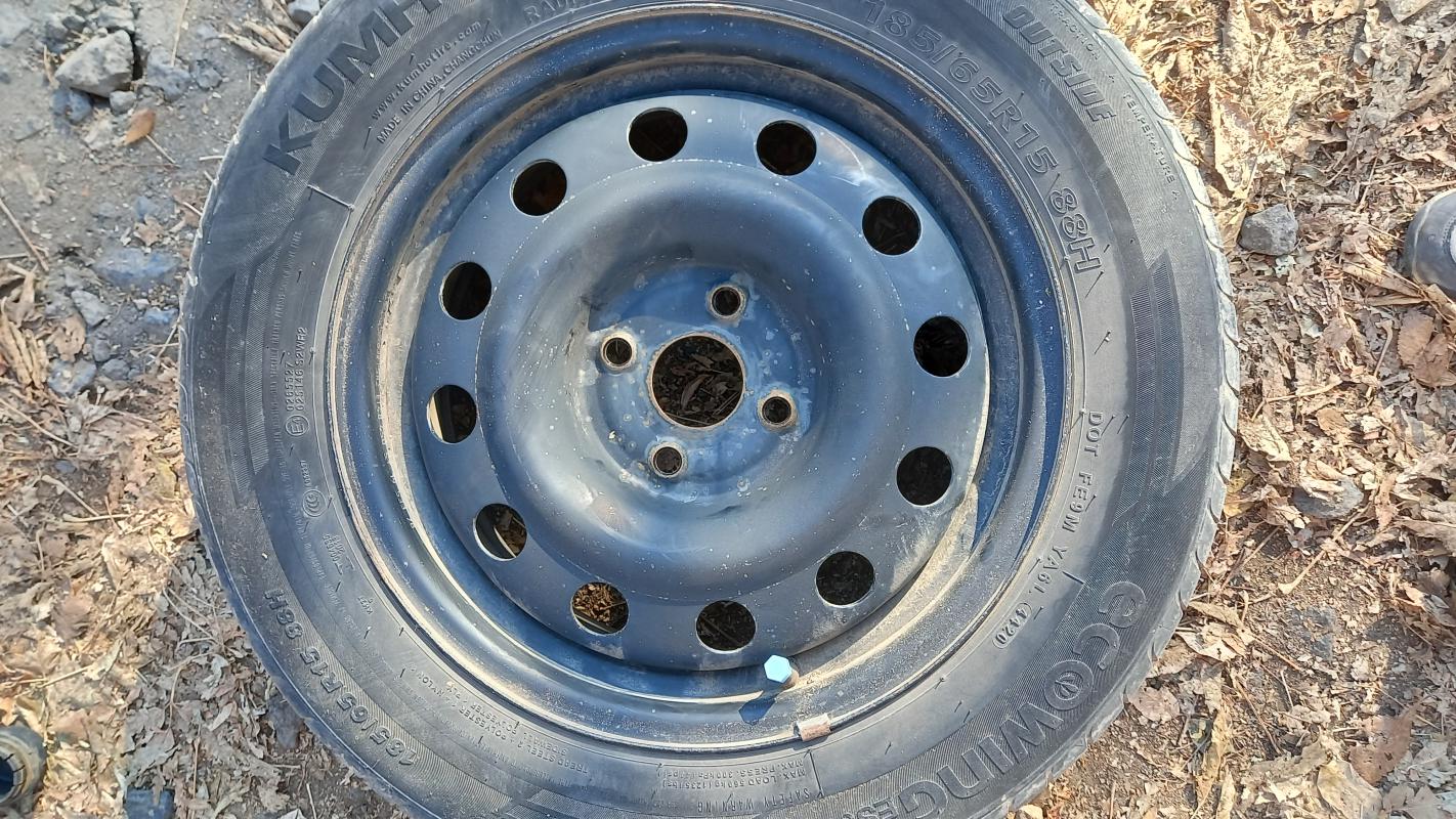 Летняя резина на штампованных дисках, стояли на Хундай солярисе. 185/65R15 - Новотроицк