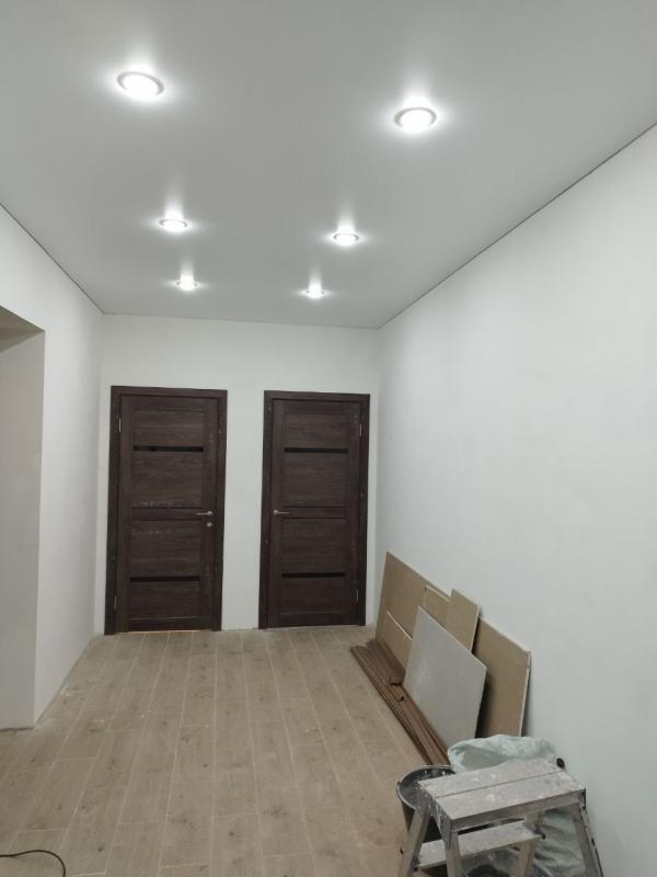 Продам просторную квартиру в сталинском доме на 3 этаже, площадью 86 м2 по адресу: г. - Новотроицк