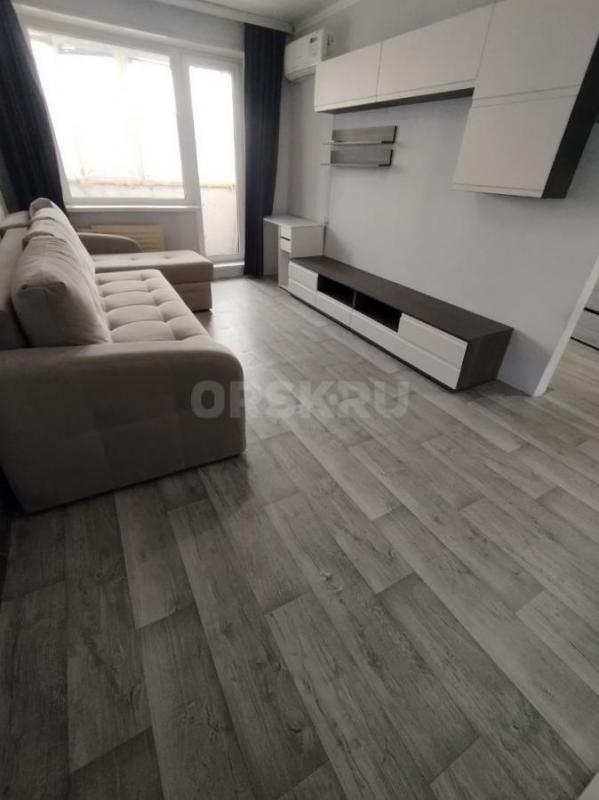 Однокомнатная квартира расположена в современном районе города, по адресу Беляева 2А, где все имеетс - Орск