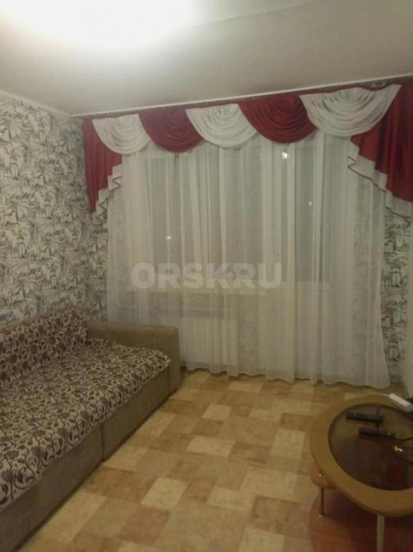 сдам однокомнатную квартиру посуточно либо длительно нормальным людям. - Орск