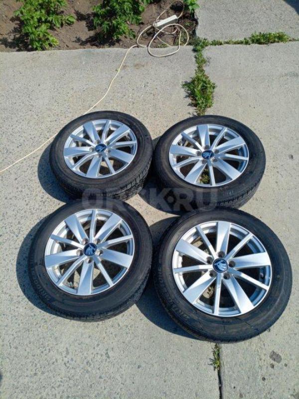 Продам комплект летних колес R15 в хорошем состоянии, на одном диске присутствуют косячки (видно на - Орск