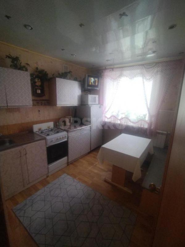 Сдам 3-х комнатную квартиру , меблированная ,в шаговой доступности , поликлиника,во дворе детский са - Орск