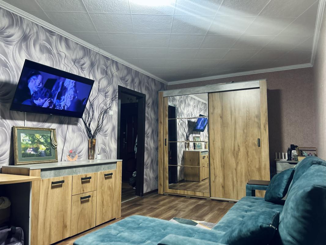 Продается 1 комнатная квартира,очень теплая, улучшенной планировки. - Новотроицк