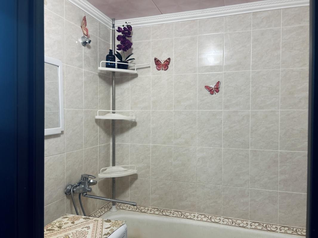 Продается 1 комнатная квартира,очень теплая, улучшенной планировки. - Новотроицк