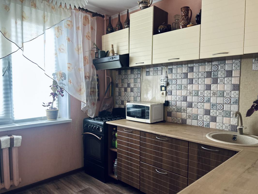 Продается 1 комнатная квартира,очень теплая, улучшенной планировки. - Новотроицк