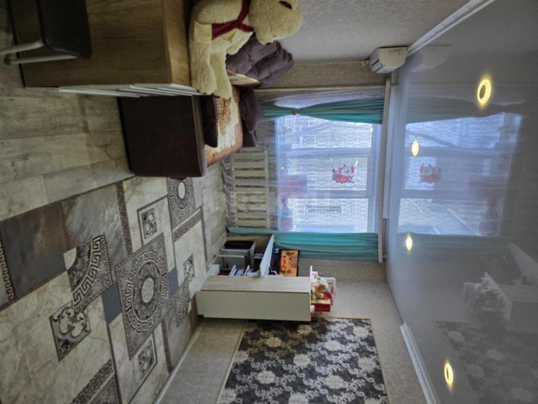 Продам 3к кв улучшенный планировки на ОЗТП,остановка "Рябинушка",2 этаж , с развит - Орск