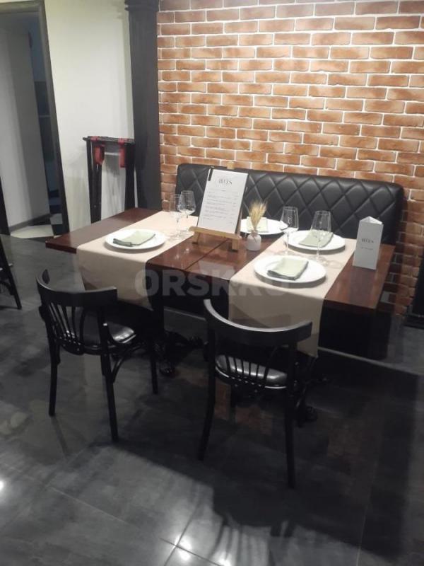 Сдается помещение в центре города (Комсомольская площадь ) с оборудованием под БАР . - Орск