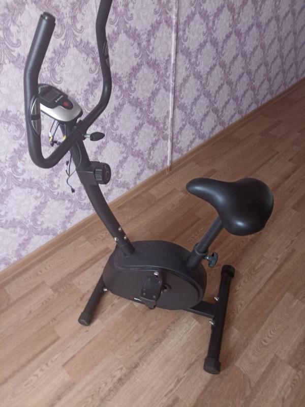Велотренажор в отличном состояние, цена договорная, по всем вопросам звонить 8 (909) 607-72-75 - Новотроицк