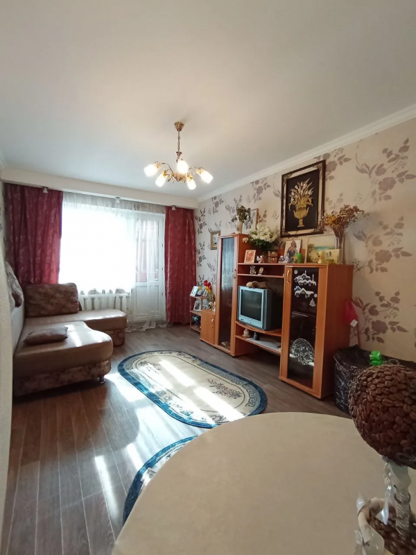 Продается 2-комнатная квартира с раздельными ходами по адресу: г. - Новотроицк