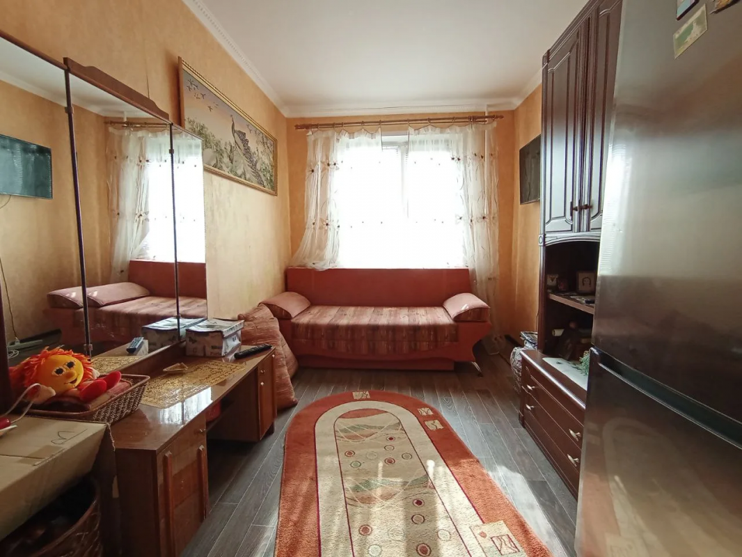 Продается 2-комнатная квартира с раздельными ходами по адресу: г. - Новотроицк