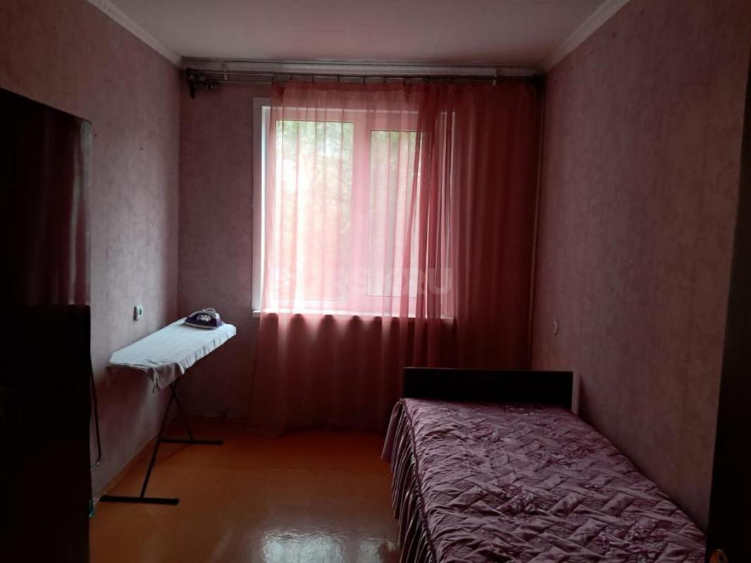 Продам двухкомнатную квартиру на втором этаже по улице Добровольского,10в (ост. - Орск