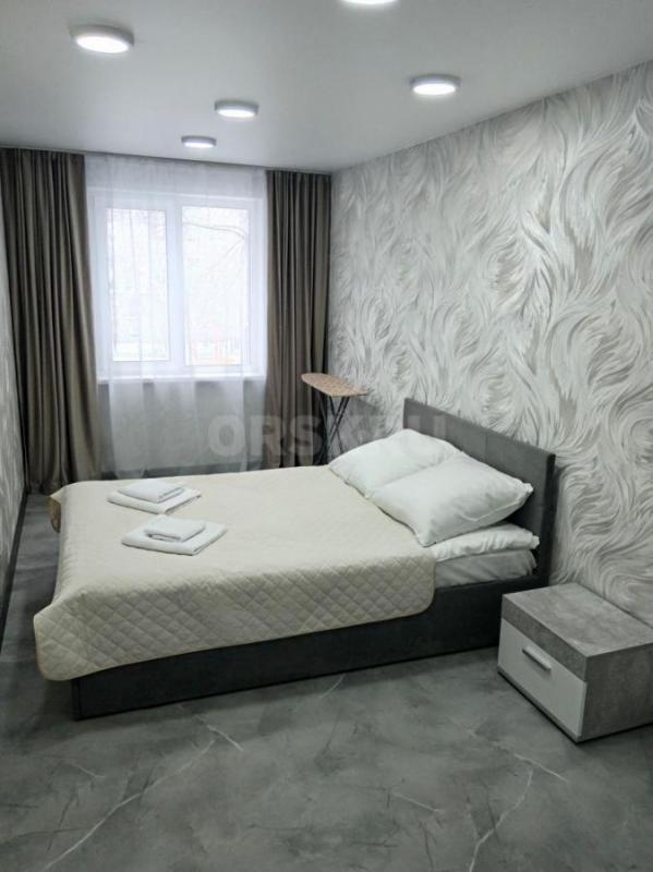 Посуточно 2ух комнатная квартира. - Орск