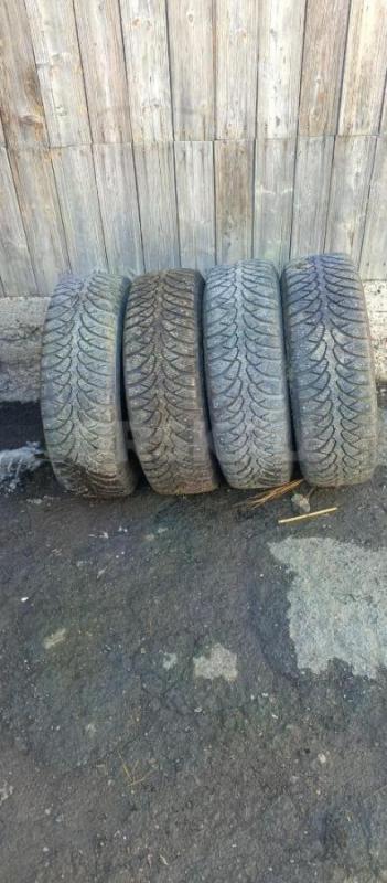 Продам комплект зимний резины вместе со штампами 195/65  R15. - Гай