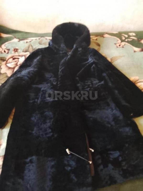 Продам  шубу  мутоновую  б/у в отличном состоянии, размер 50, воротник норка - Орск