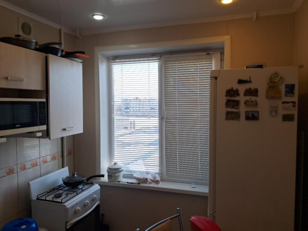 Продаю 1 квартиру в хорошем состоянии по ул. - Гай