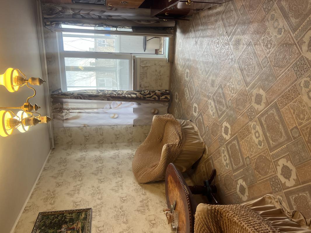 Продам 2- комнатную квартиру ( трамвайчик) Квартира расположена на четвертом этаже. - Новотроицк