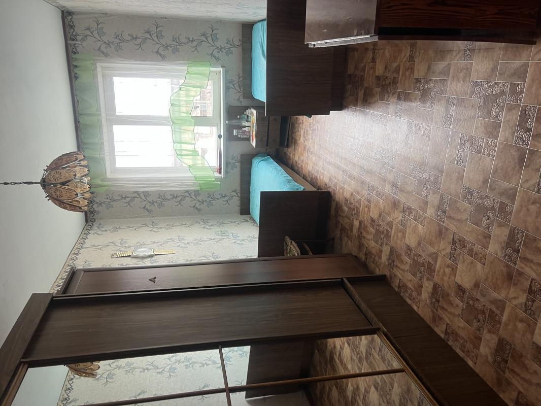 Продам 2- комнатную квартиру ( трамвайчик) Квартира расположена на четвертом этаже. - Новотроицк