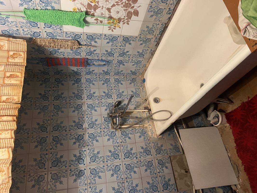 Продам 2- комнатную квартиру ( трамвайчик) Квартира расположена на четвертом этаже. - Новотроицк